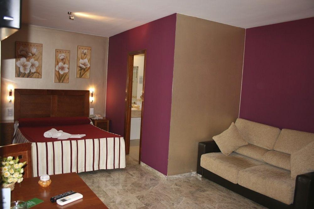 קורדובה Apartamentos La Fuente מראה חיצוני תמונה